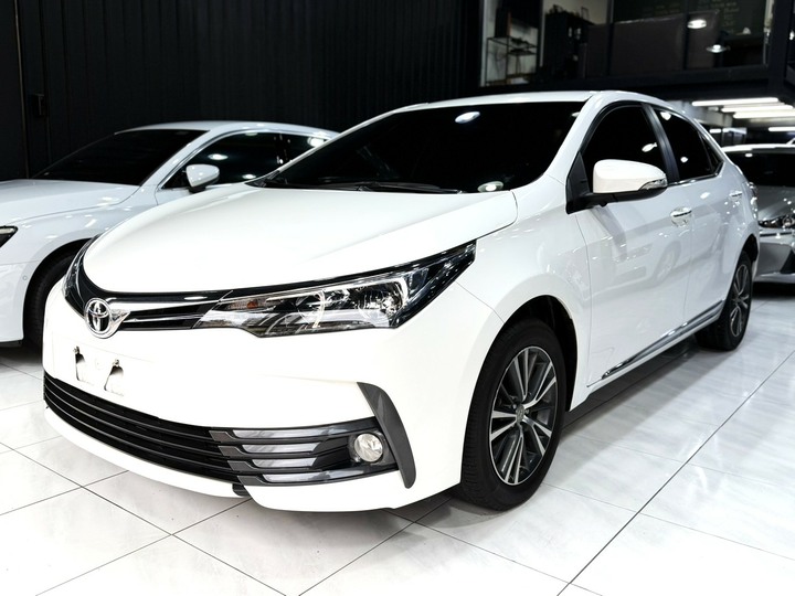 2017年 Toyota Altis【小改款 里程僅跑3萬9】