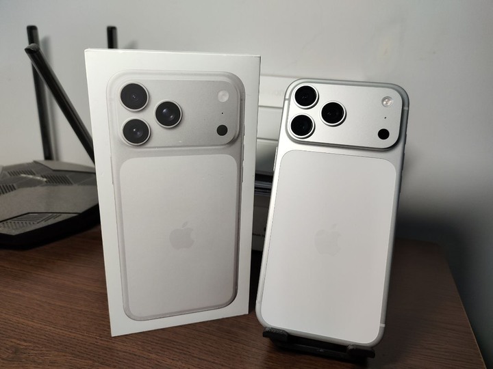 iPhone 17 Pro Max 256G 銀色 台灣公司貨 Apple原廠保固 全機如新