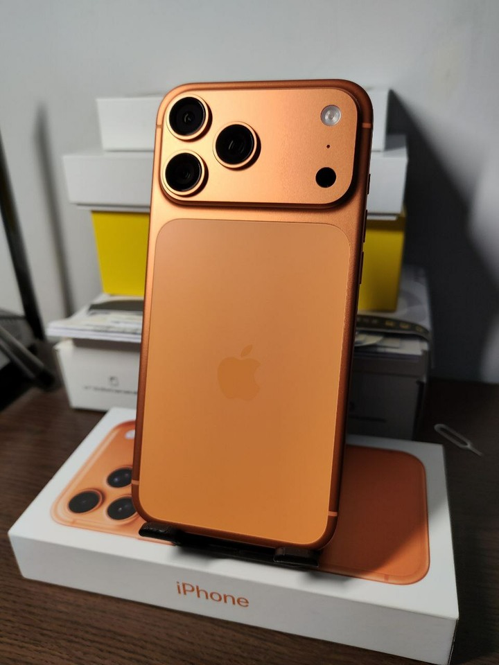 iPhone 17 Pro Max 256G 宇宙橙 台灣公司貨 Apple原廠保固 超低電池循環34次 全機如新