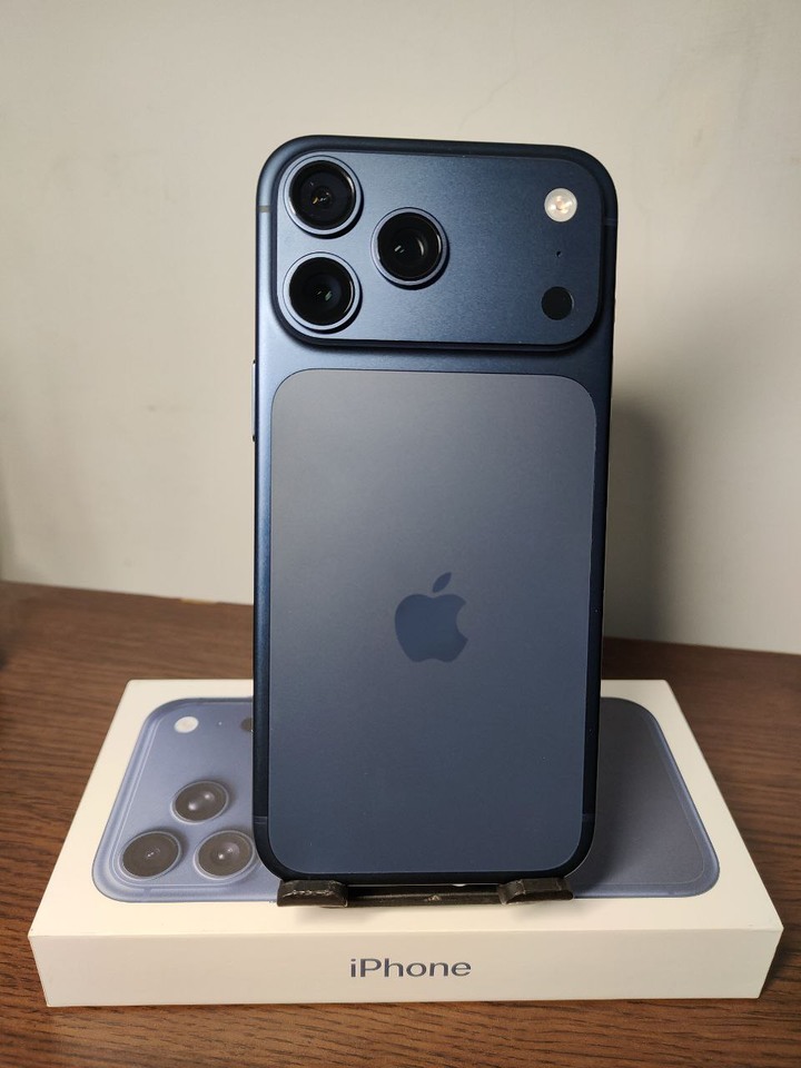 iPhone 17 Pro Max 256G 藏藍色 台灣公司貨 Apple原廠保固 全機如新
