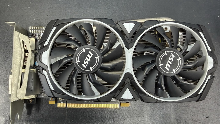 微星 RX 570 ARMOR 4G
