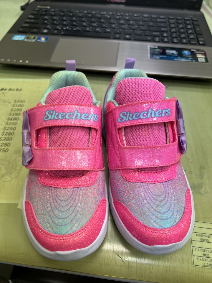 Skechers 全新兒童（女）燈鞋 16cm