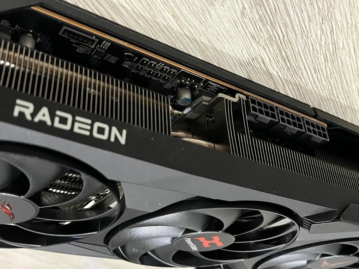 撼訊紅魔 RX9070XT 16GB