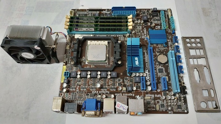 Phenom II 965 3.4GHz 四核 + M4A88TD-M EVO + DDR3-1600 16GB + 高通WiFi