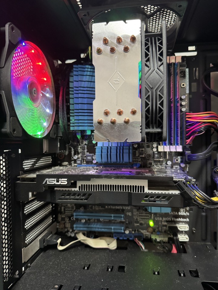 FX8320e + M5A97 + DDR3-1600 4GBx4 (16GB) + 六熱管單塔散熱器