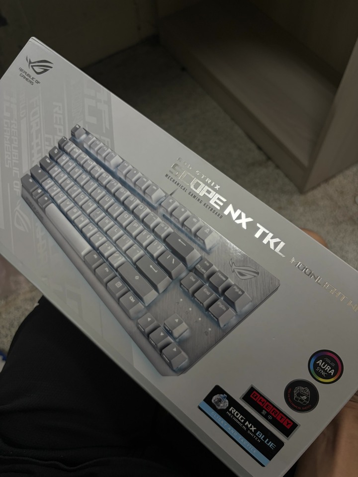 ROG scope nx tkl moonlight white 青軸鍵盤