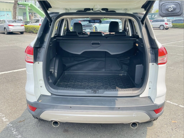 2015 Ford Kuga 2.0 柴油AWD【 四輪傳動休旅車/柴油有力省油又省稅 】