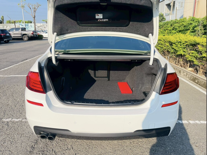 2013 BMW 528i M-Sport【 運動豪華轎車/年輕人最愛車款 】