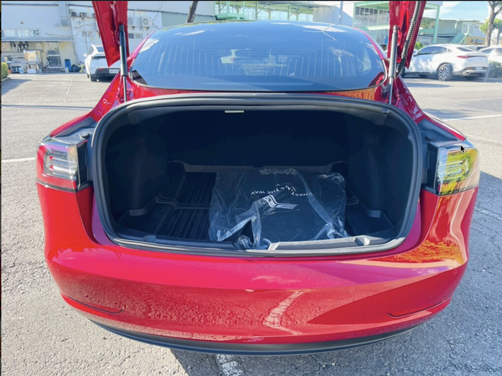 2019 Tesla Model 3 Long Range【 升級Yoke方向盤/滿電415公里 】