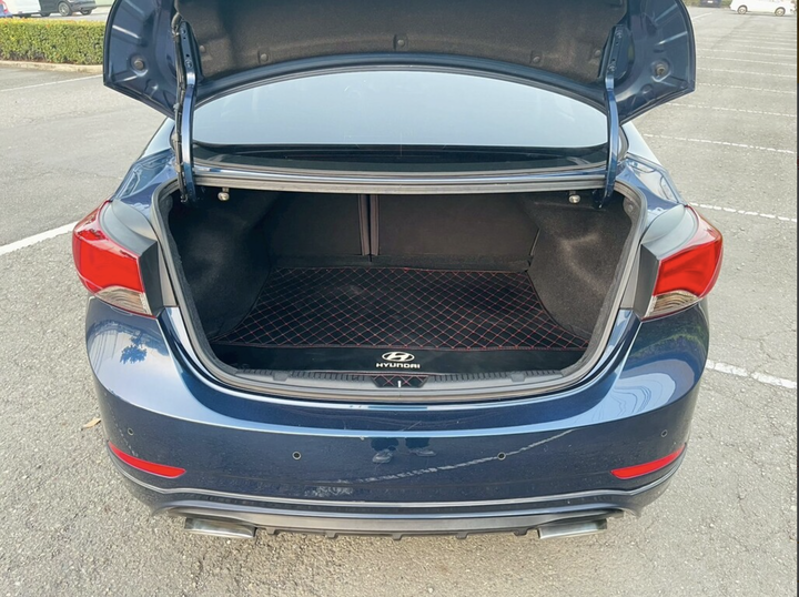 2016 Hyundai Elantra 1.8 【 極光旗艦版 】