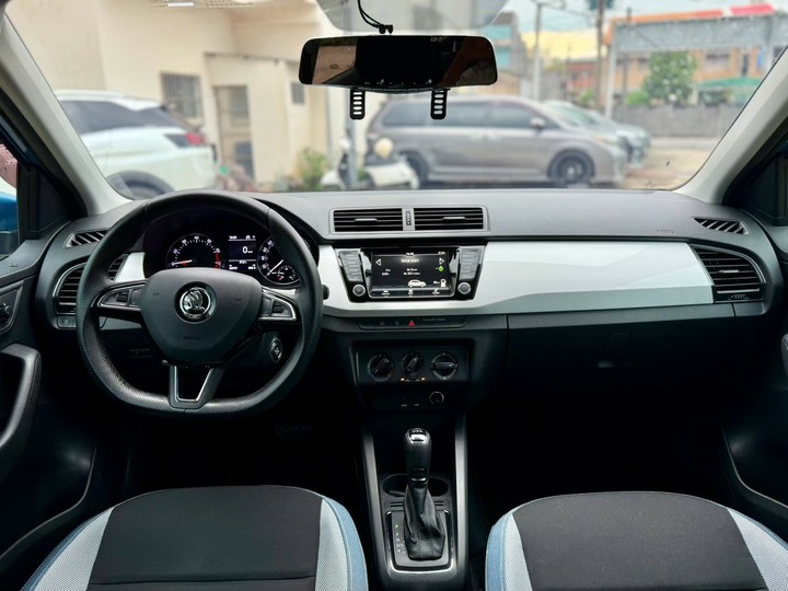 Fabia 1.0 Tsi style、認證車、有applecarplay、ikey、倒車顯影