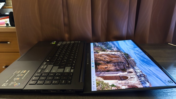 ✅全台面交✅ 華碩 ASUS Vivobook Pro 15 OLED N6506CU-0022G285H Ultra 9 285H AI筆電 RTX4050 獨顯筆電 商務筆電 商用筆電 AI