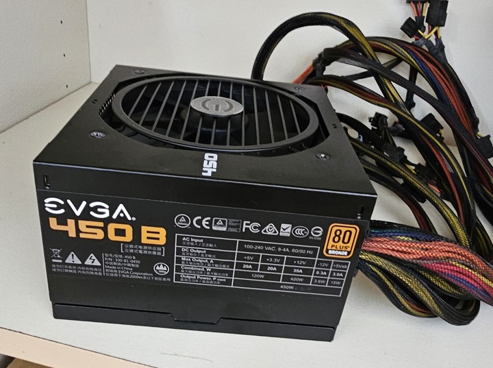 EVGA 艾維克 450B 450W 銅牌 電源供應器