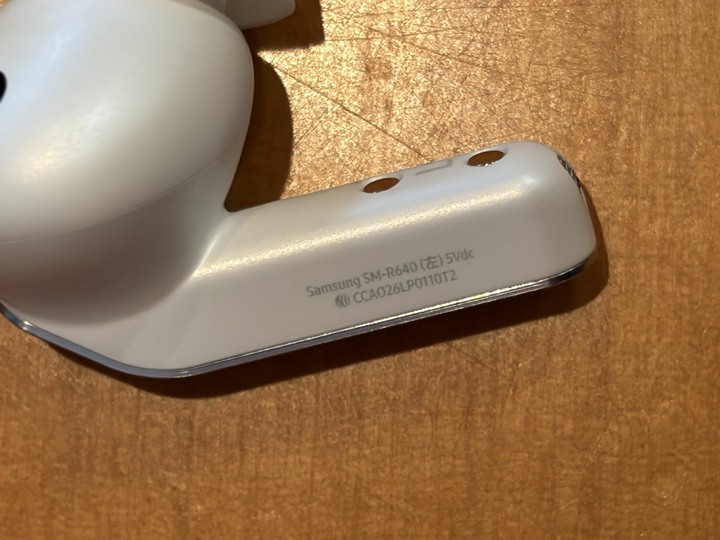 Samsung 三星 Buds4 Pro 真無線藍牙耳機 SM-R640 極光白 二手 九成新 保固中