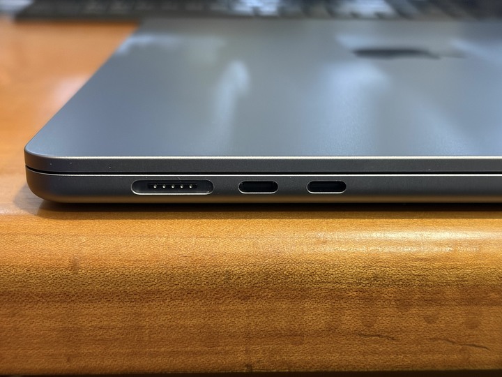 MacBook Air M2 15吋 8G 512G 太空灰 訂製 大容量 A2941 二手極新