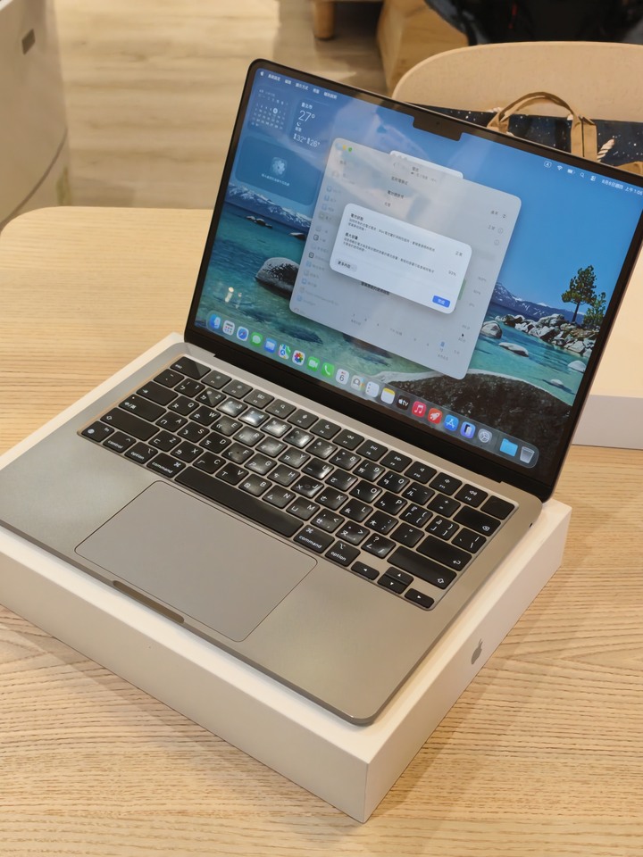 M2 Macbook Air 512G SSD 8G RAM