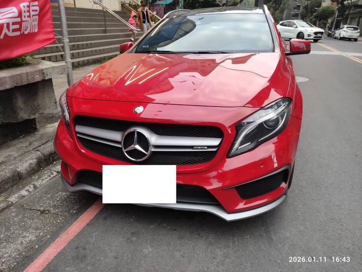 BENZ AMG GLA45 2.0