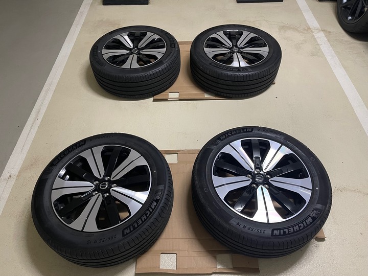 XC60原廠19吋胎圈組