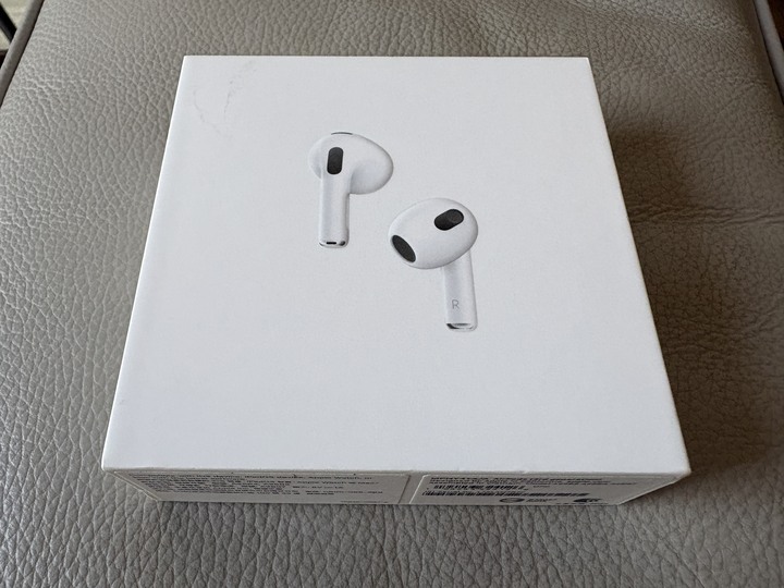 售Apple AirPods（第3代）Lightning 全新未拆封