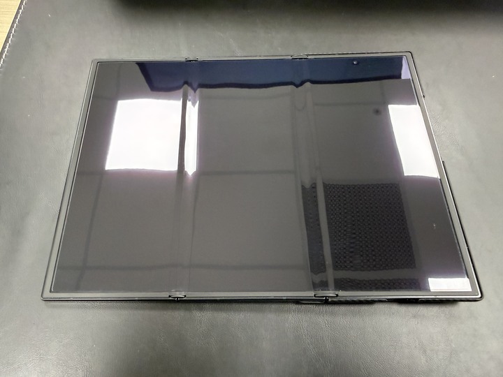 TRIFOLD