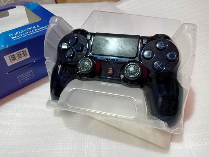 PS4 五億台限定手把