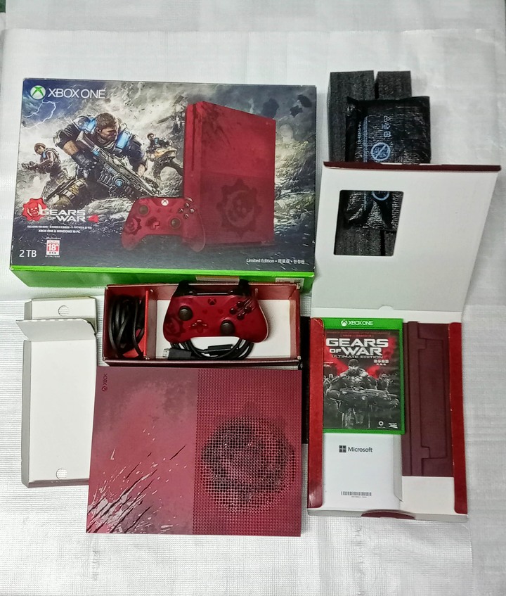 XBOX ONE S 主機 2TB 戰爭機器限定版主機 附戰爭機器遊戲光碟