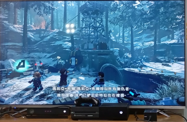 XBOXONE主機+ 限定手把+ 2.0體感器+ 遊戲