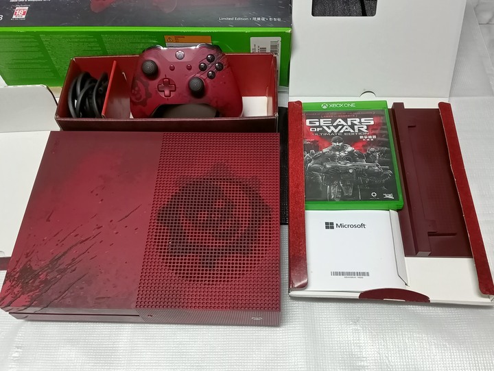 XBOX ONE S 主機 2TB 戰爭機器限定版主機 附戰爭機器遊戲光碟