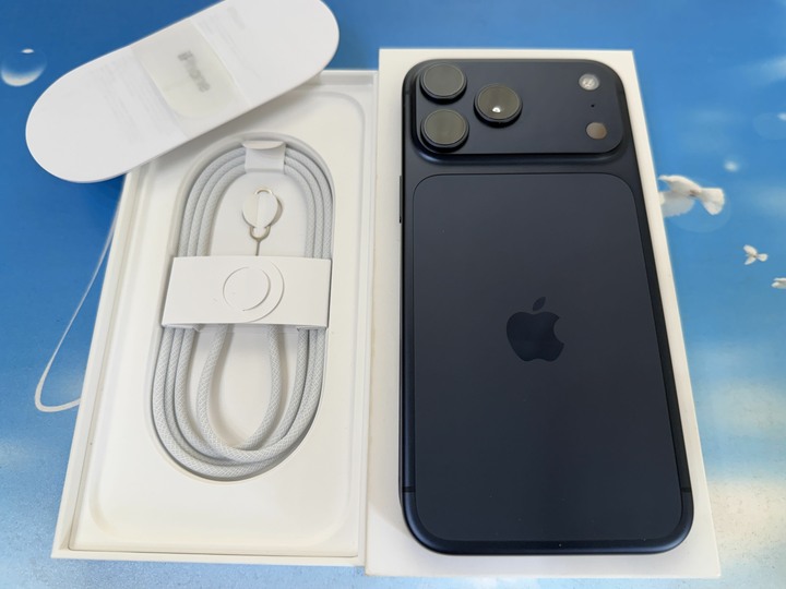 iphone 17 ProMax 256GB 藍色