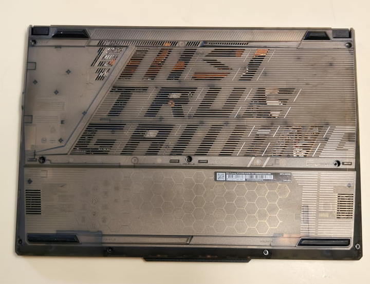 MSI Cyborg 15吋輕薄電競(i7 12代/16GB DDR5/RTX4050 6G/2TB SSD 大容量)