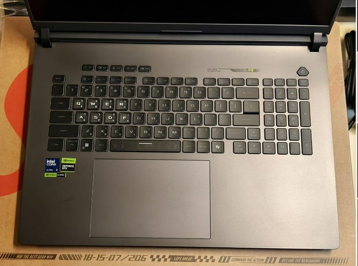華碩 RTX5080 旗艦電競筆電 Ultra9 275HX/32GB DDR5/1TB SSD 保固中 AI繪圖