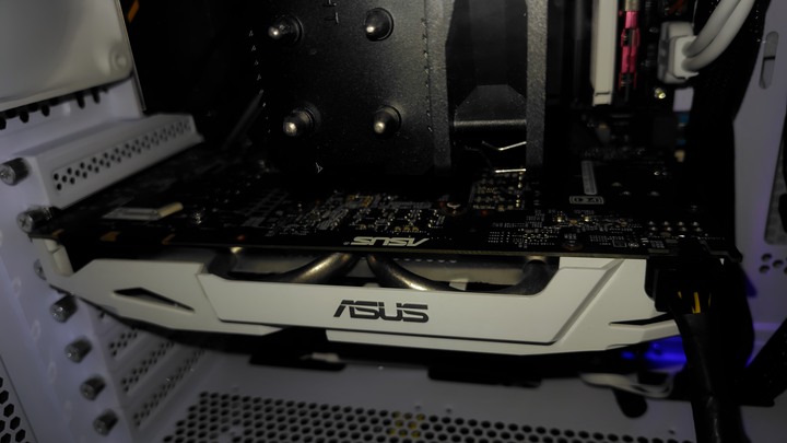 ASUS 華碩 DUAL-GTX1070-O8G(正常2手)