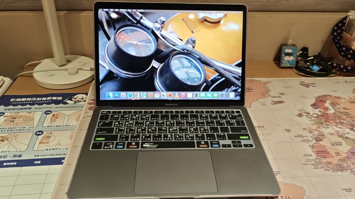 Macbook Air M1 13.3" A2337 太空灰