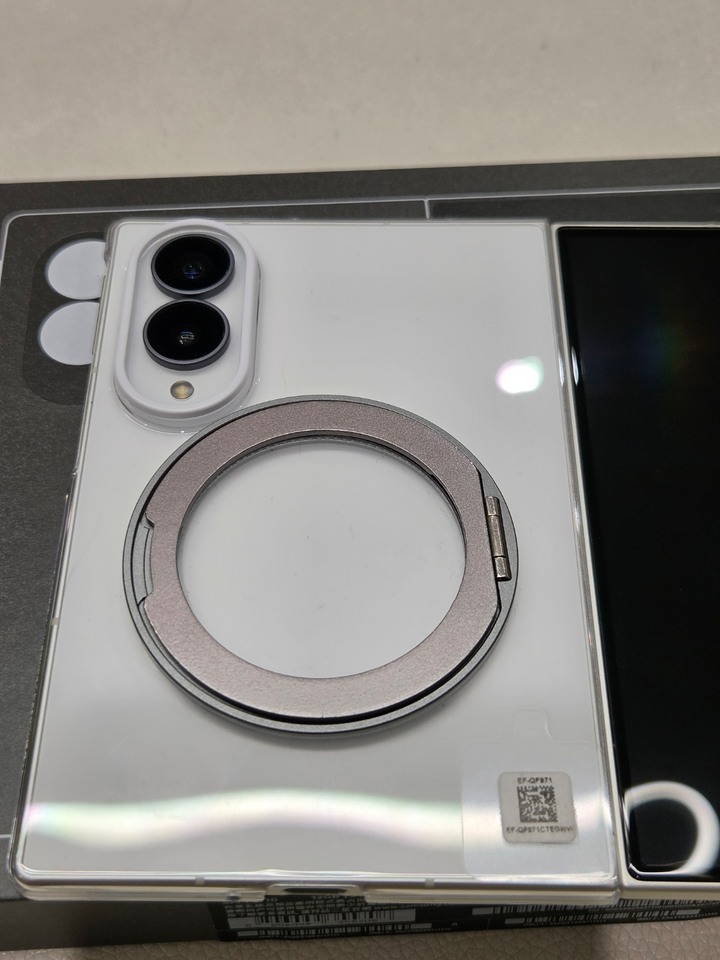 Samsung fold8 512G 奶油白 三星商城購買