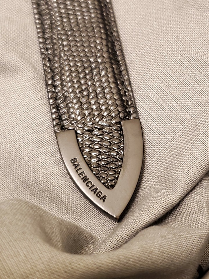 Balenciaga 經典 BB 標誌皮革腰帶