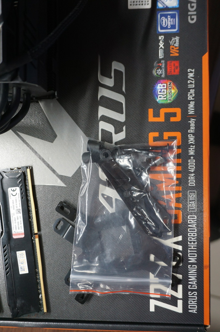 Intel i7-7700K CPU 4.2GHZ+GA-270X-GAME5+M.2 SSD Intel+W11家用