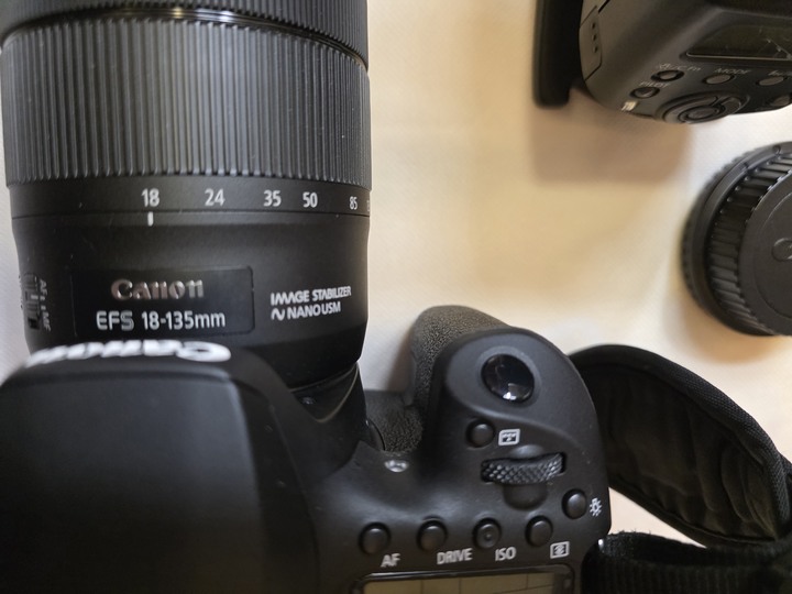 售 Canon 公司貨 EOS 90D + EFS 18-135mm Nano USM