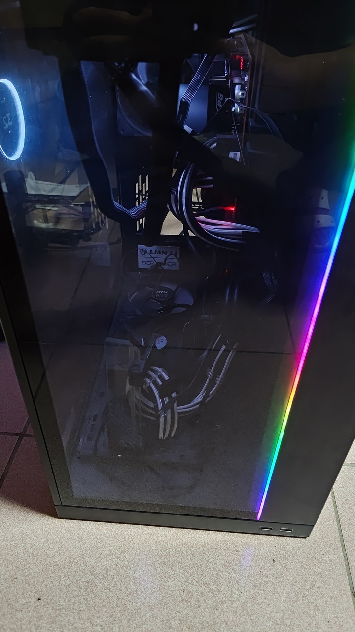 售 AMD 9950X3D 主機一台 目前全新10萬2000