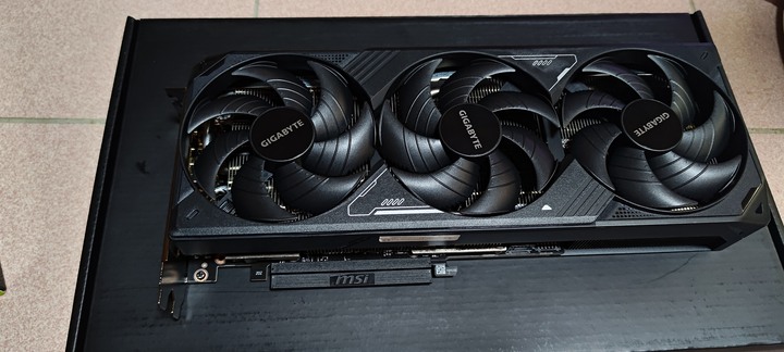 售 技嘉 RTX5070TI
