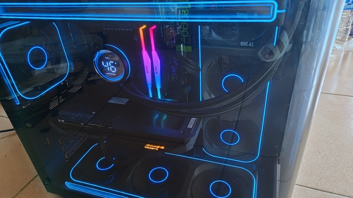 售 INTEL 245K RTX5060Ti O16G 主機一台