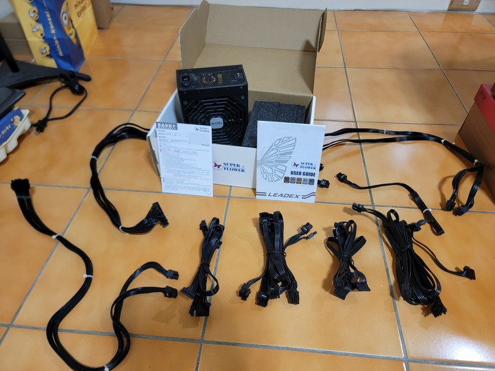 振華 白金 1000W SE 超高效率 電源供應器 全模組