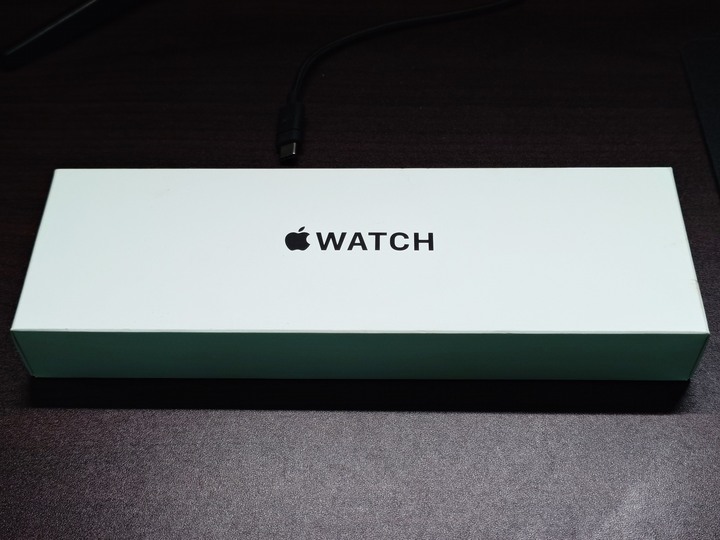 9.9成新 Apple Watch SE2 44mm GPS版 星光色