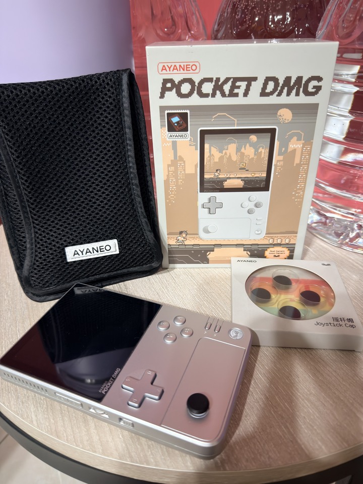 售 Ayaneo Pocket DMG 銀色 12/256G