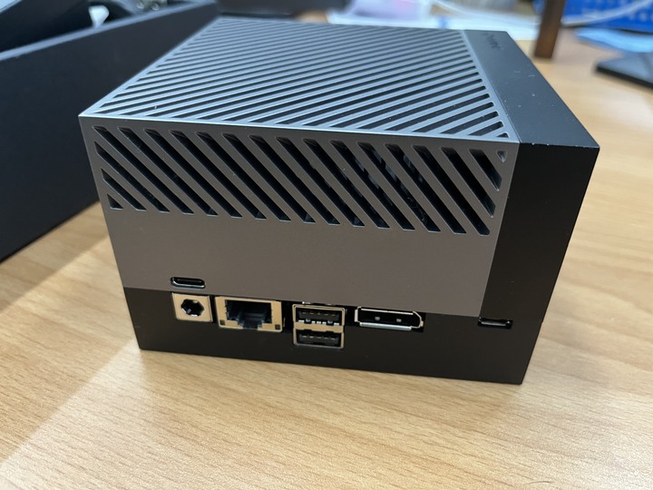 NVIDIA Jetson AGX Orin 開發人員套件(64GB 記憶體)