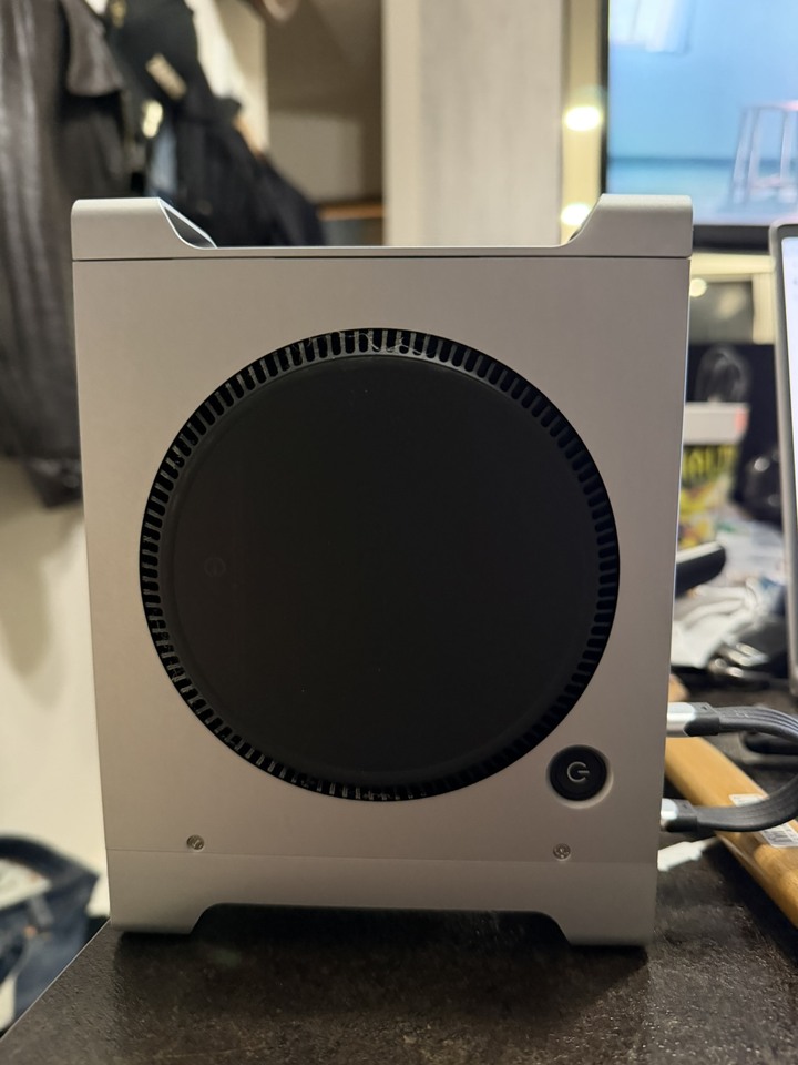MAC MINI M4 with 延伸座 (so56;j 1TB Micron SSD)