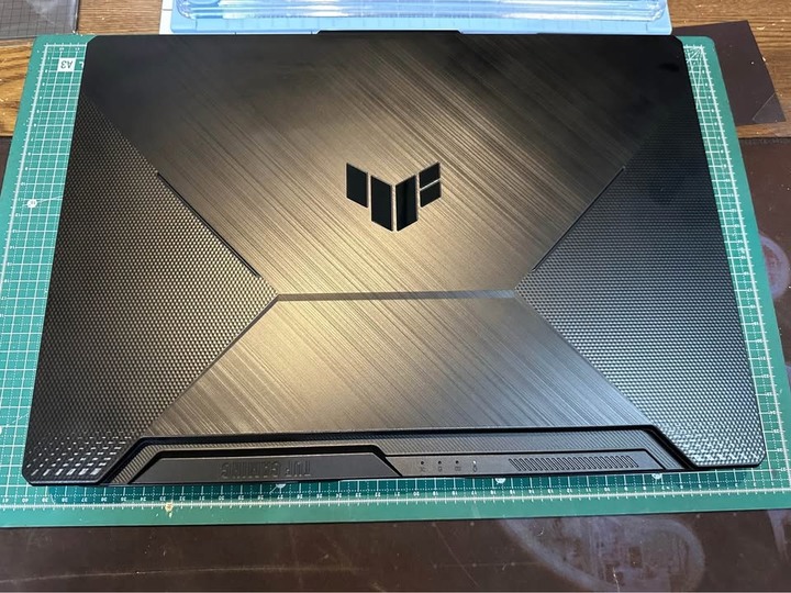 售ASUS TUF R7-7435HS電競筆電，近全新。