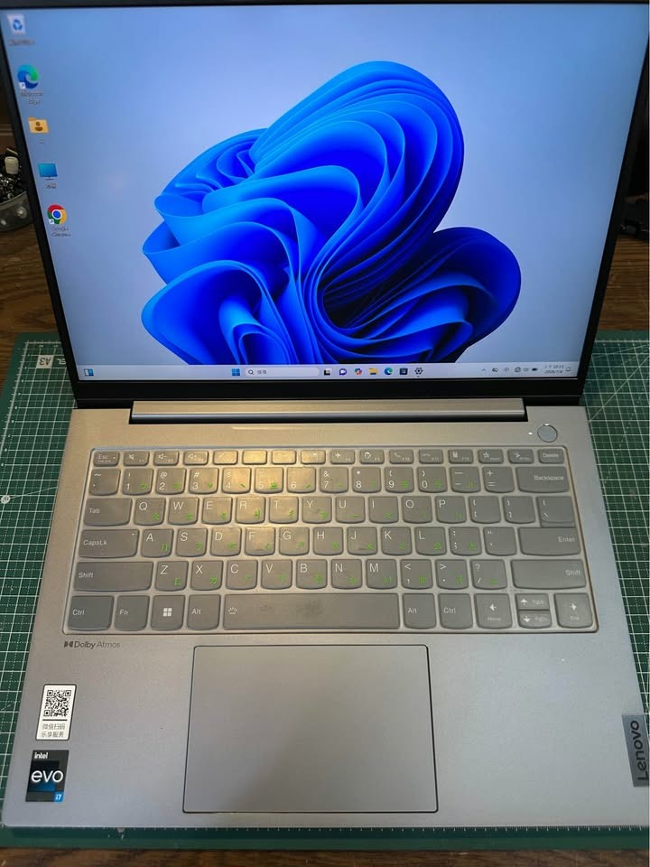 售Lenovo筆電i7-13700H/14” 2.8K/DDR5 32GB 商務效能筆電。