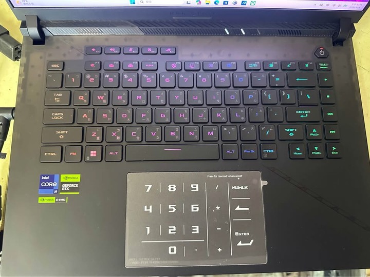 售ROG西風之神電競筆電滿血版。 i9-13980HX/RTX4080 12GB/DDR5 32GB/16” 2K 240hz。