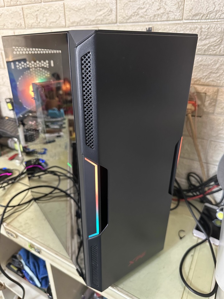 售電腦主機i7-12700/RTX3060Ti 。