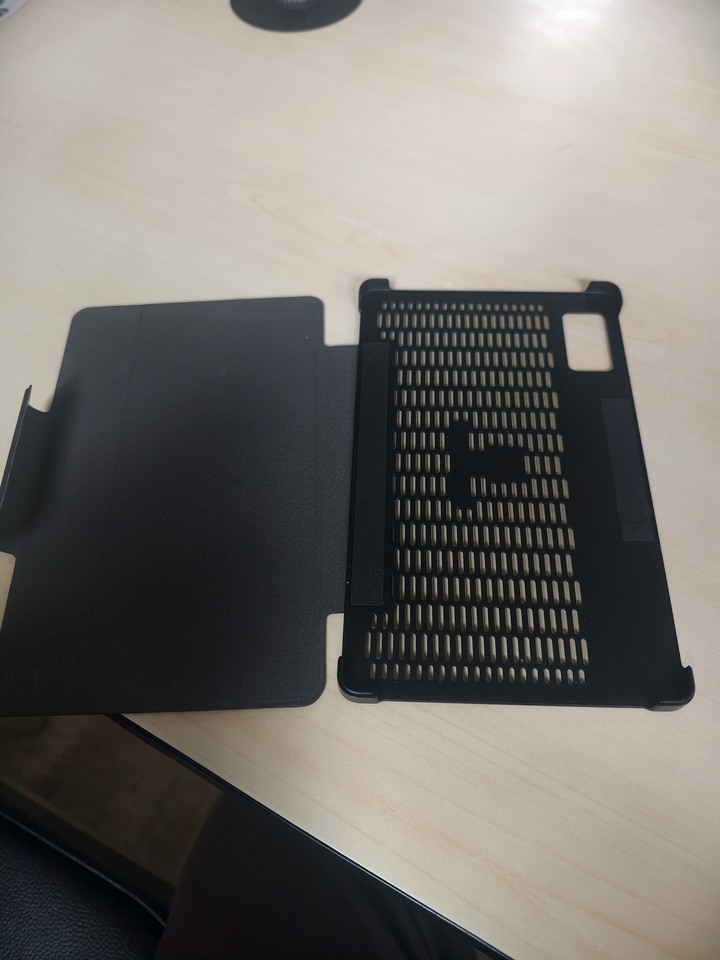 賣titan1 天機8300處理器 2k畫質 記憶體256 可插卡.